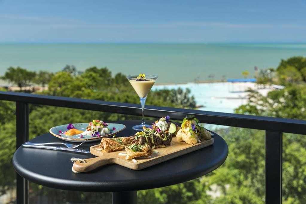 Oaks Cairns Hotel Ресторан фото